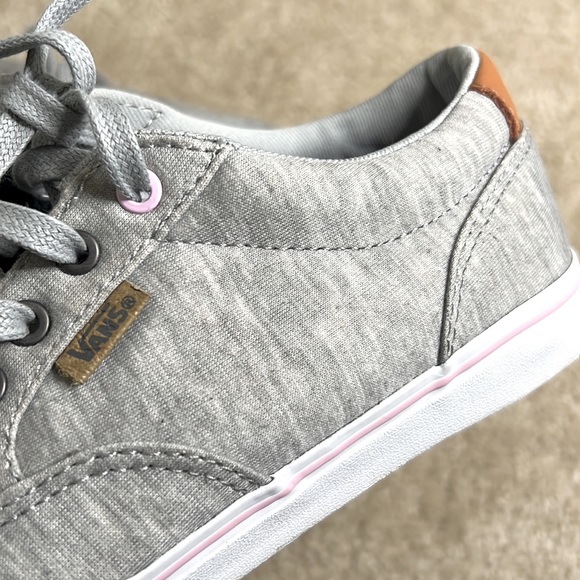 Vans Women’s Shoe Size 6.5 - Picture 4 of 4